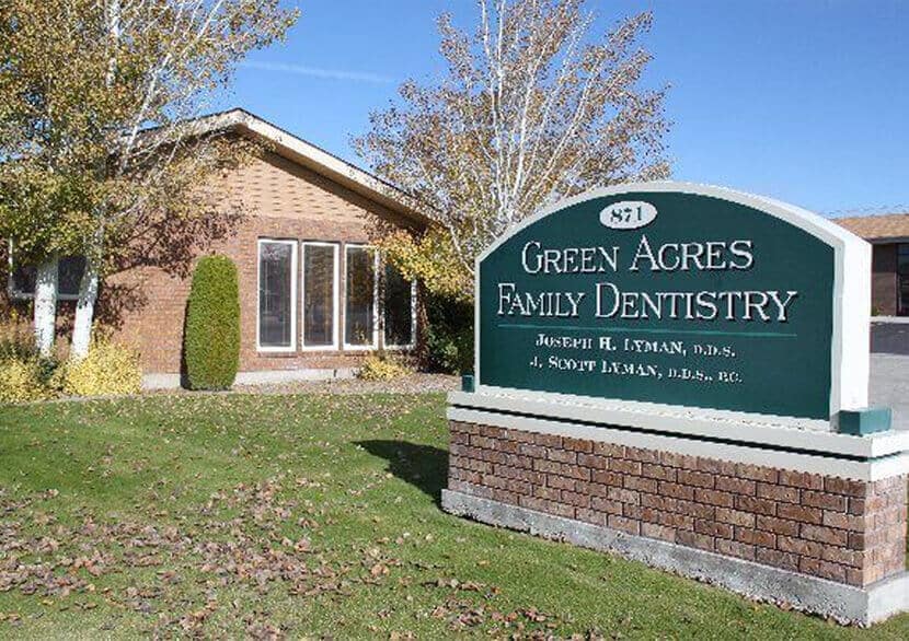 front side view of green acres family dentistry in twin falls